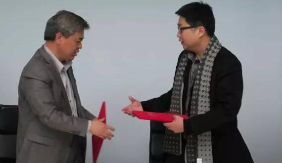 九游老哥J9俱乐部组团学习体验无锡“拈花湾”，并与MAO签署战略合作，预示着九游老哥J9俱乐部将在精品地产、产业地产、旅游地产等领域与MAO加强深度合作。